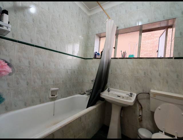 2 BEDROOM SECTIONAL TITLE FOR SALE IN RHODESFIELD